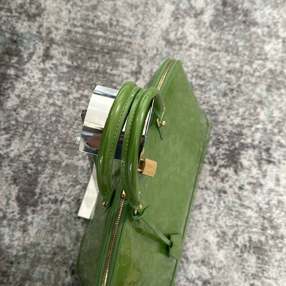 Louis Vuitton Alma GM - Limited Edition Vert Tonic Monogram Vernis - Picture 3 of 17